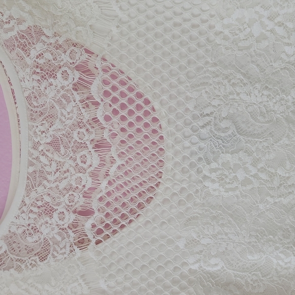 White House Black Market White Layered Lace Top/XS. - Picture 6 of 14